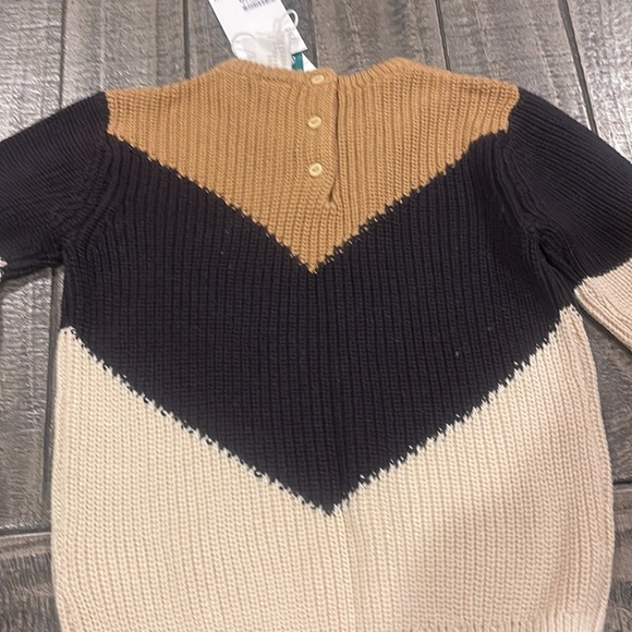 H&M sweater. - Picture 3 of 4